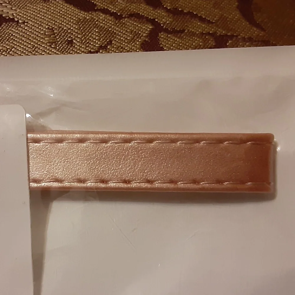 Amazon Essentials Replacement Wristlet Strap & Keychain